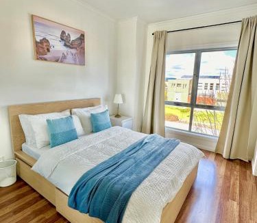 Lightsview Apartment | Heartwarming 3BR-Townhouse