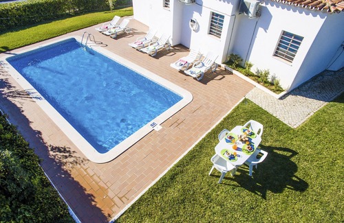 Areias de Sao Joao Villa | Heatable Pool & BBQ in Albufeira Town Center