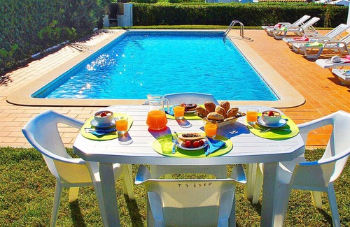Areias de Sao Joao Villa | Heatable Pool & BBQ in Albufeira Town Center