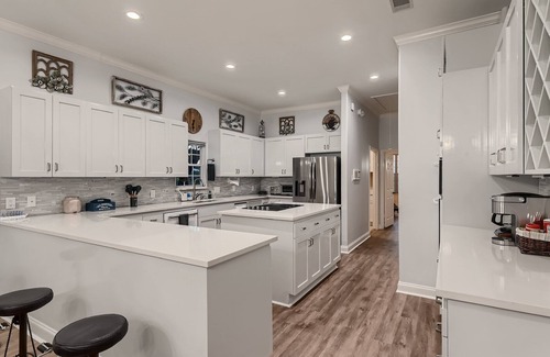 Spicewood House | Heated | Main House & Cottage