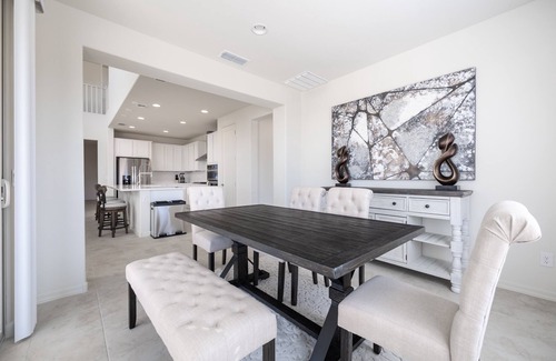 Pendergast West Estates House | Heated pool and fire pit a mile walk to Super Bowl LVII