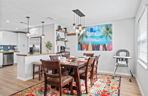 Holiday Cove House | Heated Pool, BBQ Grill, & Tiki Bar near USSSA and Cruise Port Canaveral