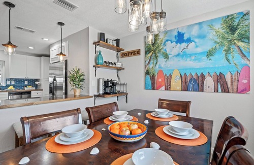 Holiday Cove House | Heated Pool, BBQ Grill, & Tiki Bar near USSSA and Cruise Port Canaveral
