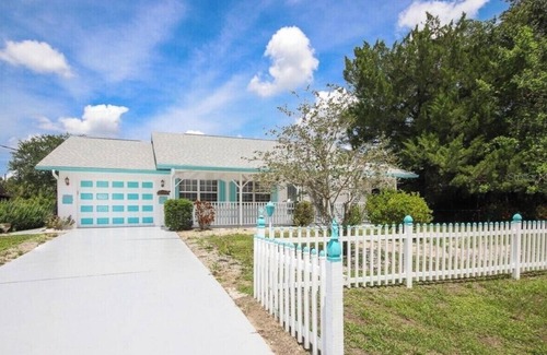 North Port House | Heated pool for Your next vacation getaway!