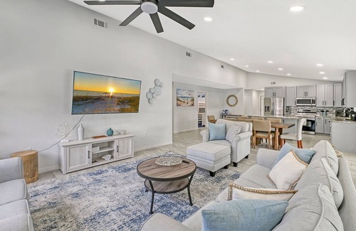 Trailer Estates House | HEATED Pool, Game Room, Bunk Beds, Close to Beaches & All the Fun!