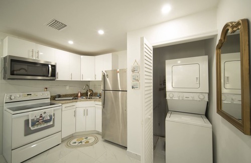 Caloosahatchee Apartment | Heated Pool Hangout half mile from Downtown Cape Coral -NEWLY RENOVATED-