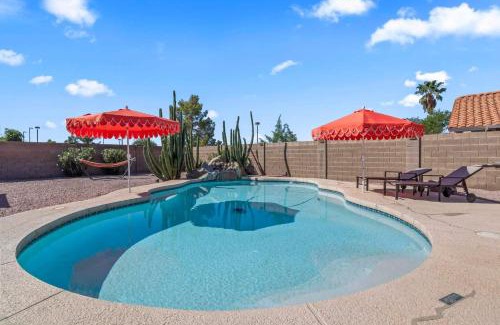 Mesa House | Heated Pool, Hot Tub, Games & more!