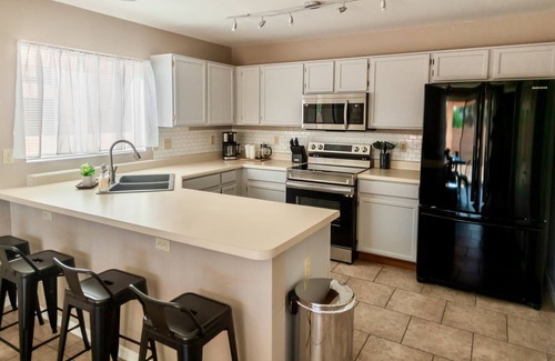 Tortolita House | Heated Pool+Jacuzzi, Tennis+Basketball courts, 3 Bedroom & 2.5 bath