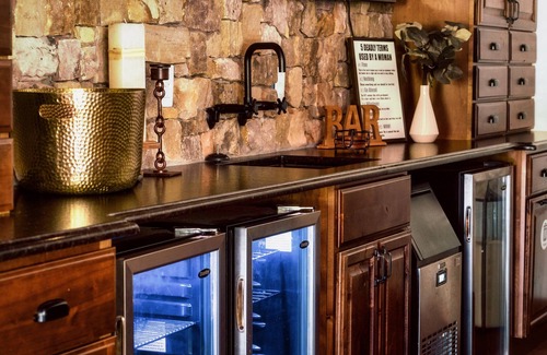 Pittman Center House | Heated Pool, Sauna, Yard, Perfect 4 celebrations & gatherings!