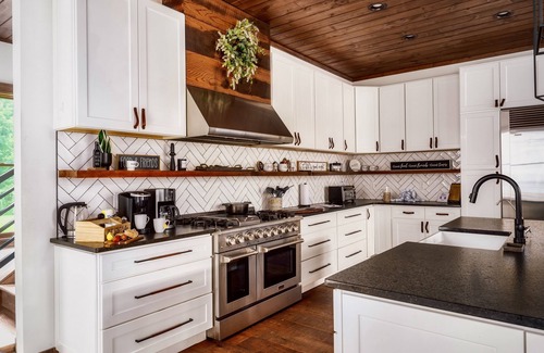 Pittman Center House | Heated Pool, Sauna, Yard, Perfect 4 celebrations & gatherings!