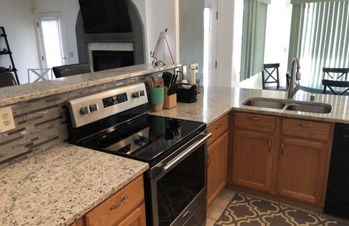 Rancho Vistoso House | Heated Pool-Spa! Epic Mountain Views! BBQ, Firetable, Parks, Trails, Tennis.