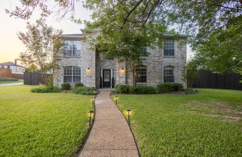 Rockwall Apartment | Heated Pool & Spa Mini Golf Bowling Game Room perfect for family