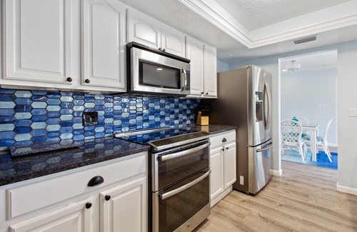 Forest Isles House | Heated Pool-Walk to Beach-Kayaks-Beach Gear