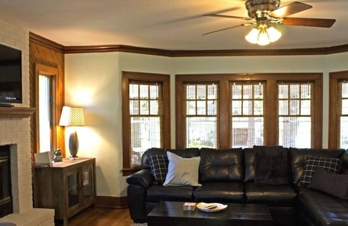 Macatawa House | HEATED PRIVATE POOL and HOT TUB near Lake Macatawa