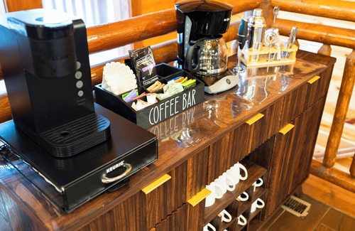 Caton Cabin | Heated private pool, Arcade Games, Gazebo, HotTub, Sleeps24 - Evergreen Retreat