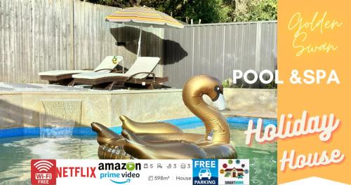 Marsfield House | Heated toilet seat - Air Conditioning- Hot Tub Spa - Dryer - Electrical BBQ Grill - Pool - Arcade Games at Golden Swan Holiday House