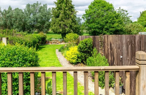 Saxmundham House | Heather View - Three Bedroom House, Sleeps 4