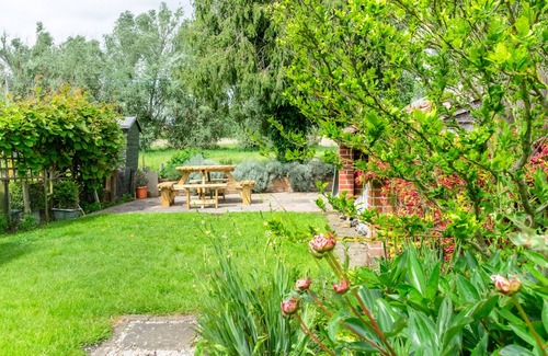 Saxmundham House | Heather View - Three Bedroom House, Sleeps 4