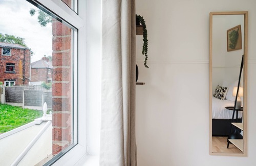 Prestwich House | Heaton House: parkside charm and city comfort