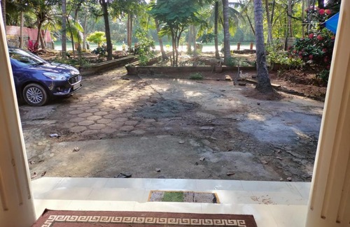 Thiruvananthapuram House | Heaven homestay lake view home