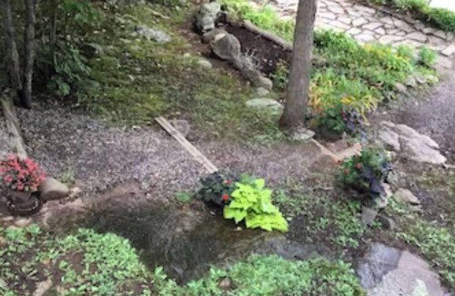 Windermere Cottage | HEAVEN IN MUSKOKA, BEAUTIFUL COTTAGE,.SUPER VIEWS, XXL DECK, & FLOATING DOCK.