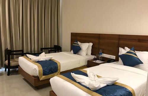Kanpur Hotel | Heaven View Clarks Inn