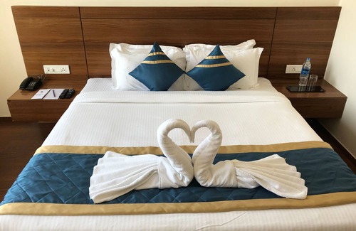 Kanpur Hotel | Heaven View Clarks Inn