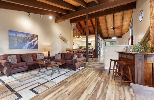 Zephyr Cove Condo | Heavenly Haven - Hot Tub + Seasonal HOA Pool