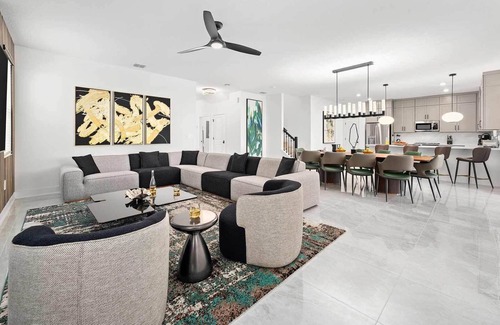 Florida Center House | Heavenly Haven | Huge estate next to airport & Universal ft. a theater & arcade