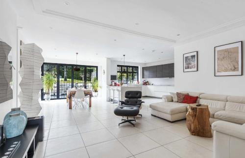 Oakleigh Bed & Breakfast | Heavenly London - Whetstone Boutique Hotel