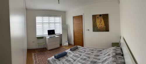 Oakleigh Bed & Breakfast | Heavenly London - Whetstone Boutique Hotel