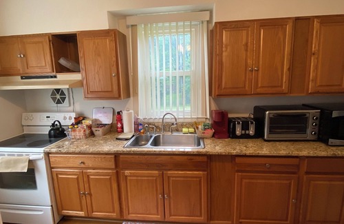 Lochearn House | Heavenly Luxury, Bright & Spacious – Near Downtown - Kitchen- Workspace, Laundry