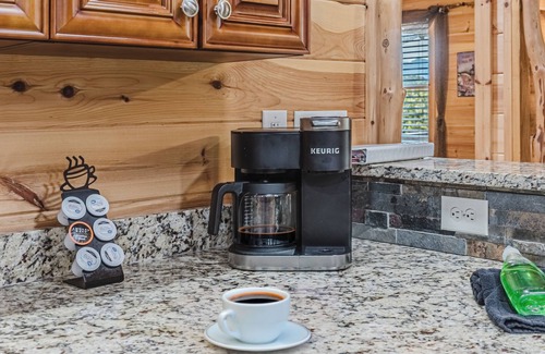 Whittier Cabin | Heavenly mountain views! Premium luxury cabin. Step free entry-Harrah’s Casino.