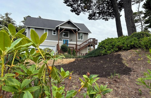 Florence House | Heceta Hilltop Retreat - Private and Cozy