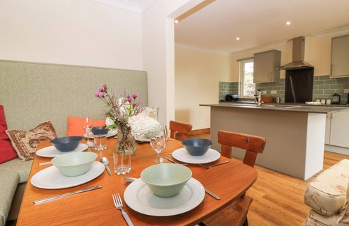 Glenrothes Cottage | HEDGEHOGS COTTAGE, pet friendly, with a garden in Glenrothes