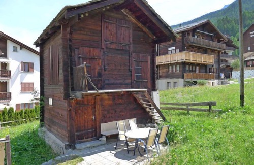 Graechen Apartment | Heiderösli by Interhome