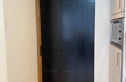 Amsterdam City Centre Bed & Breakfast | Heidi's Private Canal Suite | 2bd-1 bath | Location!