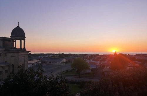 Oamaru House | Hello Seaview! 4 BRs House in Central Location!