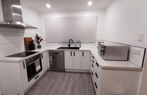 Oamaru House | Hello Seaview! 4 BRs House in Central Location!