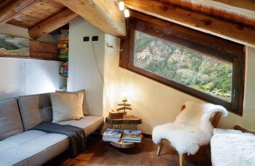 Valtournenche Ski Chalet | HelloChalet - Chalet da MiRo - Sunny terraces with stunning Matterhorn views, reachable on foot only