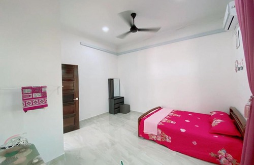 Kampung Batin House | HELLOKITTY HOUSE - Unit 1