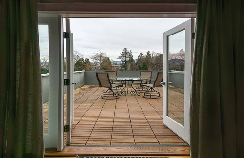 Ashland House | Helman Street Penthouse with a View