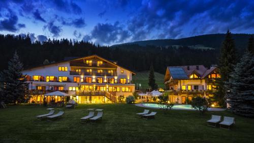 Vierschach Hotel | Helmhotel