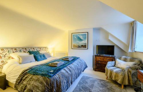 Brancaster House | Hemingford Cottage