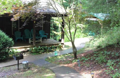 South Bloomingville House | Hemlock Hideaway