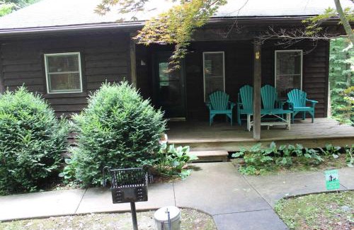 South Bloomingville House | Hemlock Hideaway