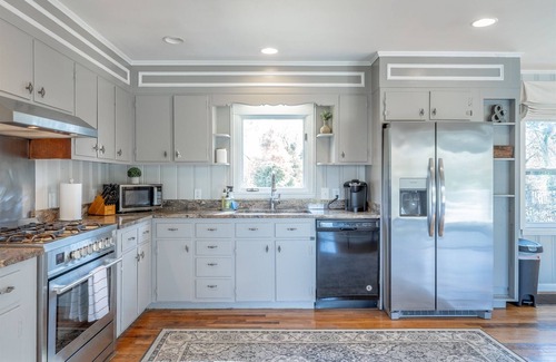 Chattanooga Valley House | Hemlock Hill | Large Family Home | Sleeps 21 | Dog friendly | 8 Bed, 4.5 Bath