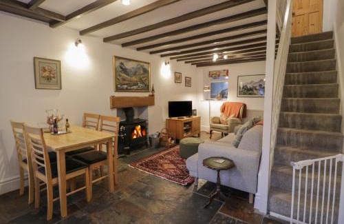 Beddgelert House | Henfro