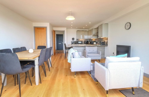 Docking Cottage | HENHAM 3 BERNALEEN COTTAGES, pet friendly, with hot tub in Docking