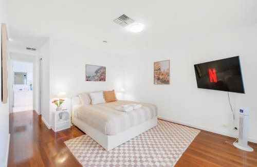 Henley Beach House | Henley Beachfront Luxury Home With Sauna Just 200m From Henley Square!